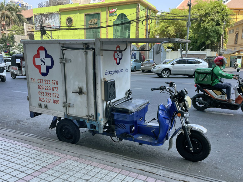 カンボジアのクルマたち