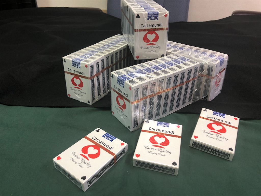 Cartamundi カジノカード12個セット カルタムンディ ポーカーチップ500枚