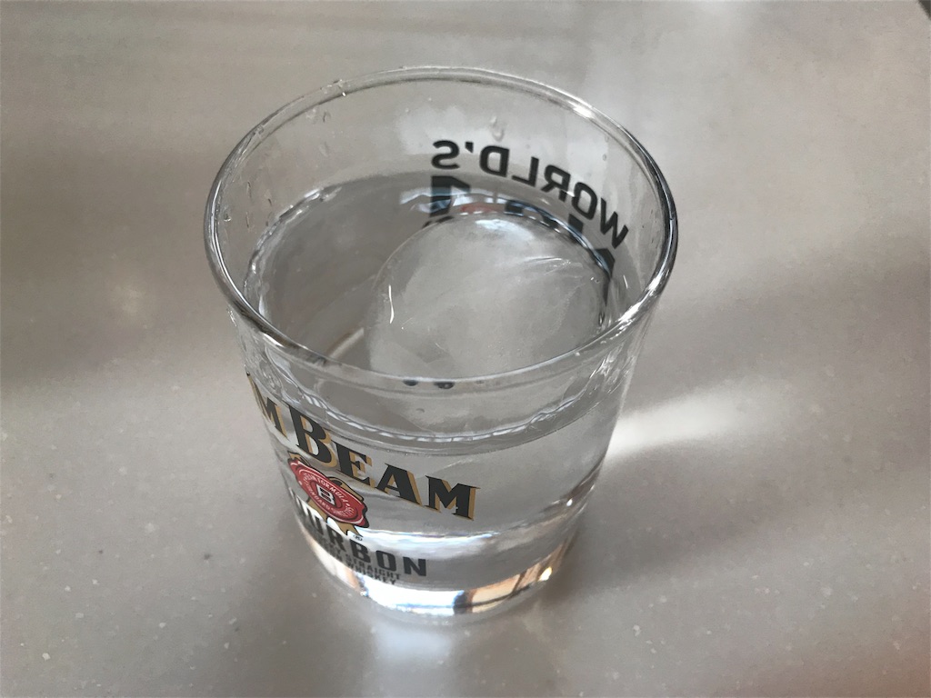 ニトリの大きな丸氷を一度に4つも作ることができる製氷皿 ままここmamacoco