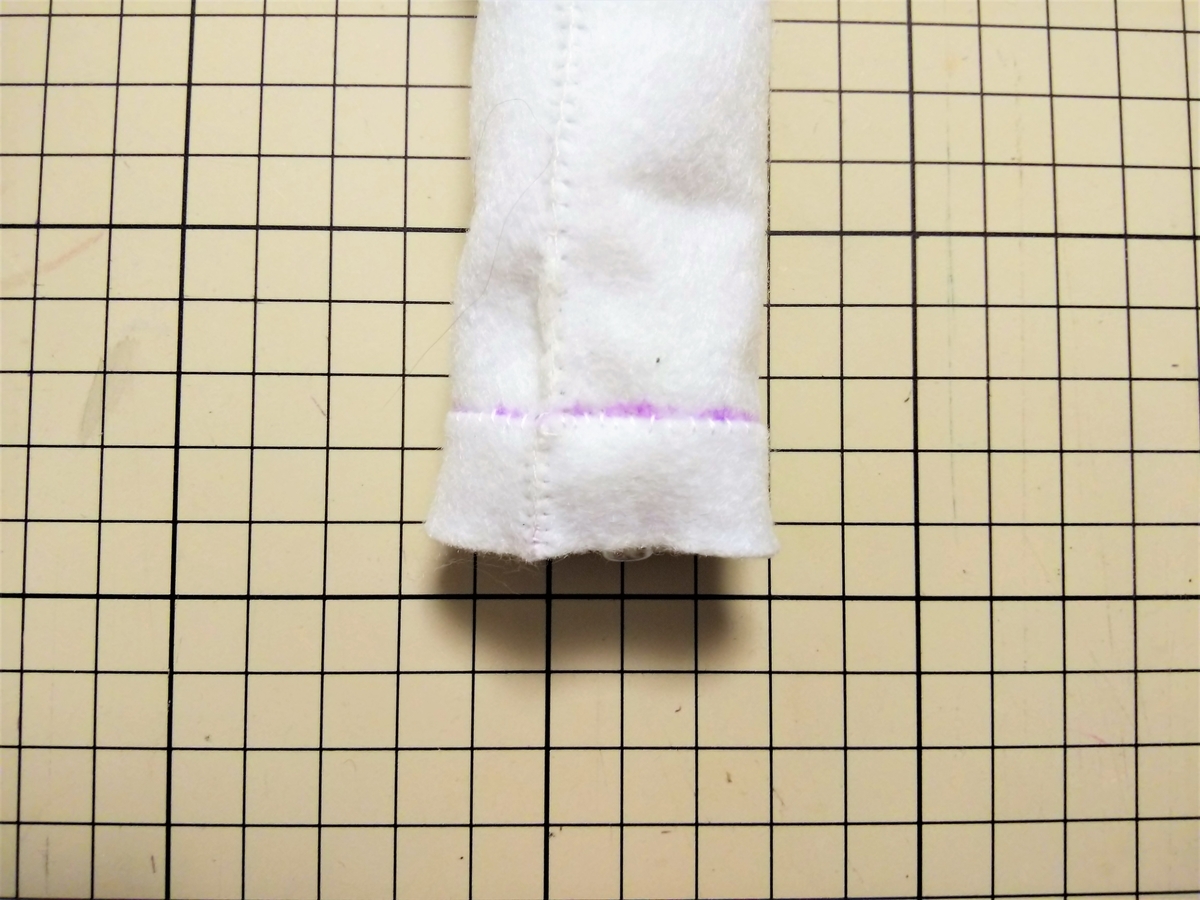 下から7㎜のところに縫い付ける