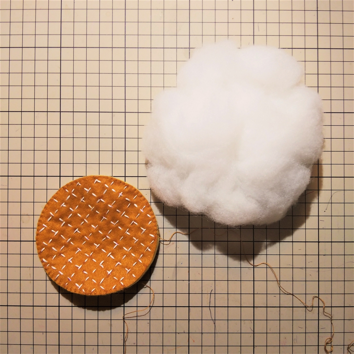 クリームドーナツの作り方⑥ 綿の入れ方