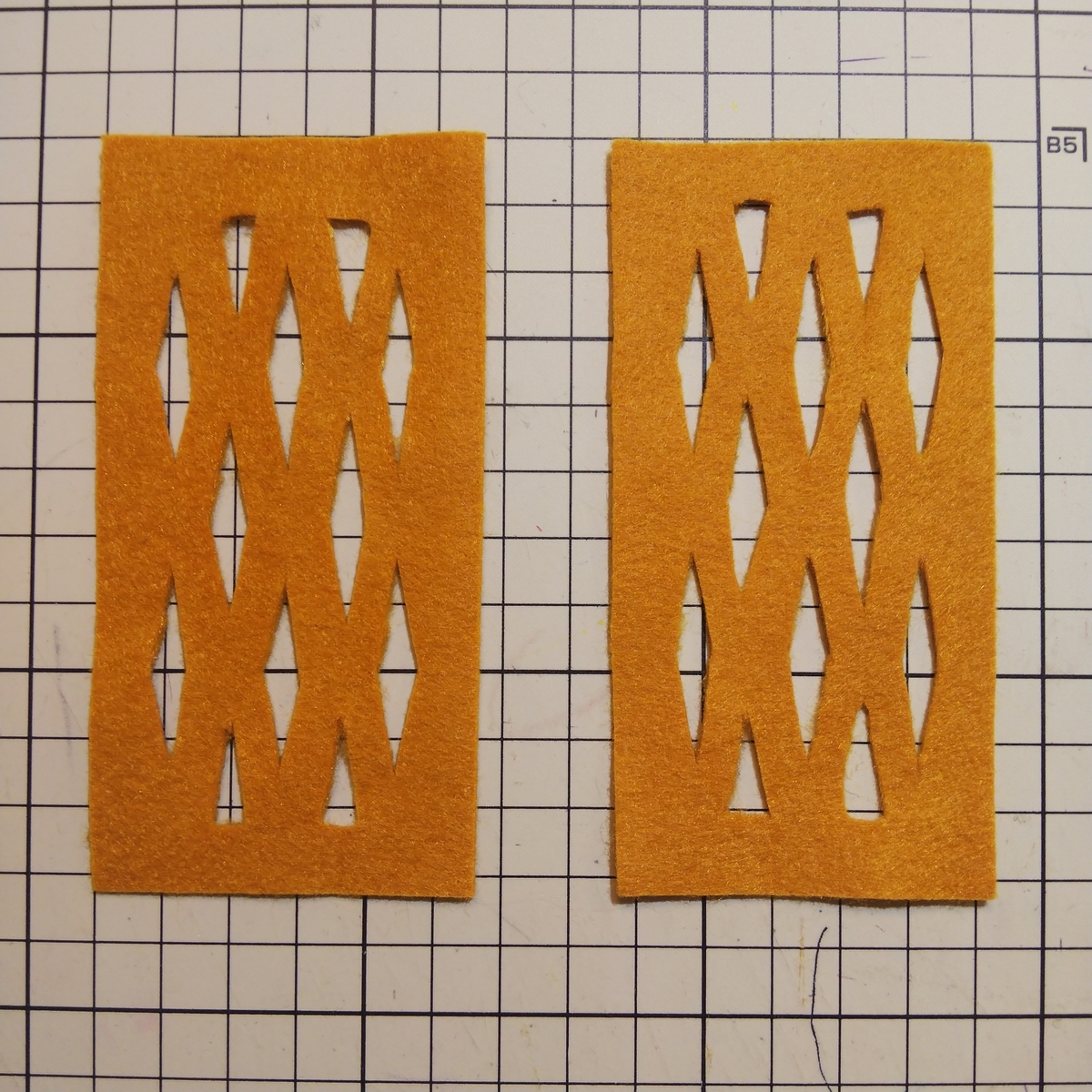 フェルトの『フランクパイ』の作り方① 重ねて縫い合わせる