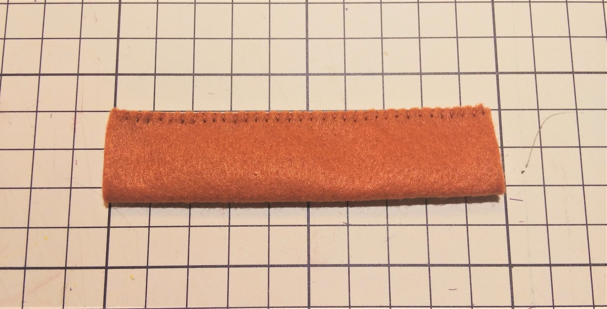 フェルトの『フランクパイ』の作り方② 2つに折って縫い合わせる