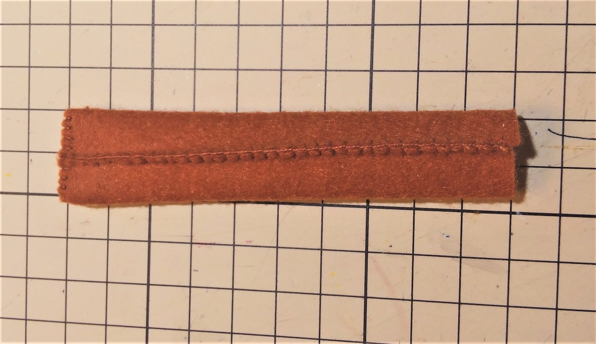 フェルトの『フランクパイ』の作り方③ 綿を入れて両端を縫う