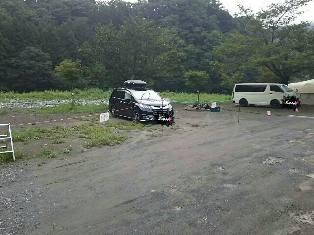 キャンプ オート 場 野原 青