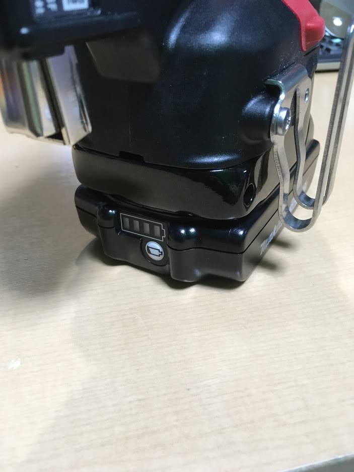 マックス充電工具用マキタバッテリーアダプター