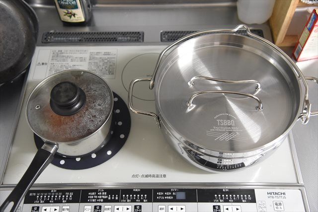 燕三条製】TSBBQライトステンレス・ダッチオーブンを焚き火台で