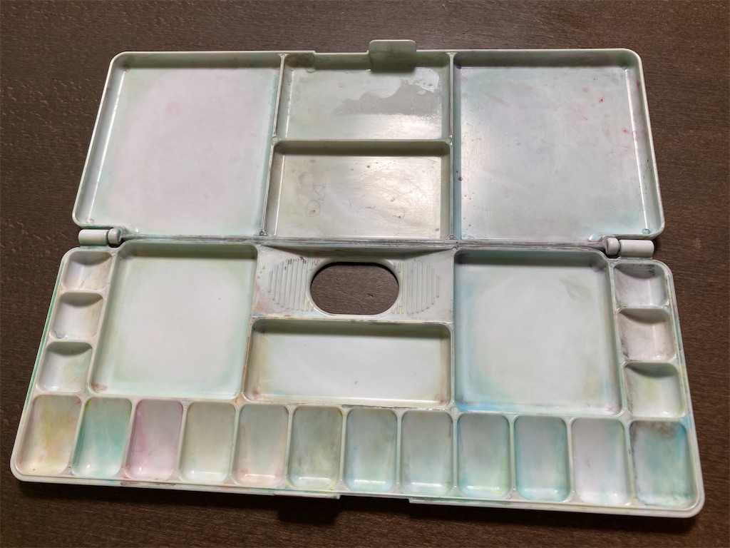 絵の具パレットの取れない汚れは意外なもので取れました 犬猿の仲 5歳差姉弟の子育て日記