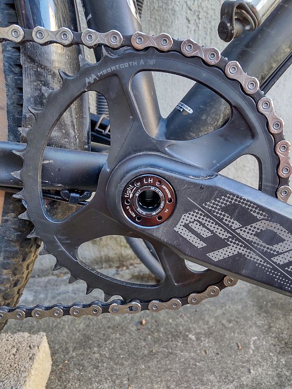 fsa cometブーストクランクと30tチェーンリング 51kx9CjJM3L._UF350,350_QL50_.jpg