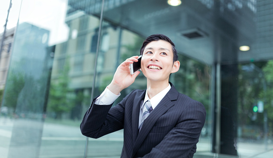 伝わる話し方をする営業マン