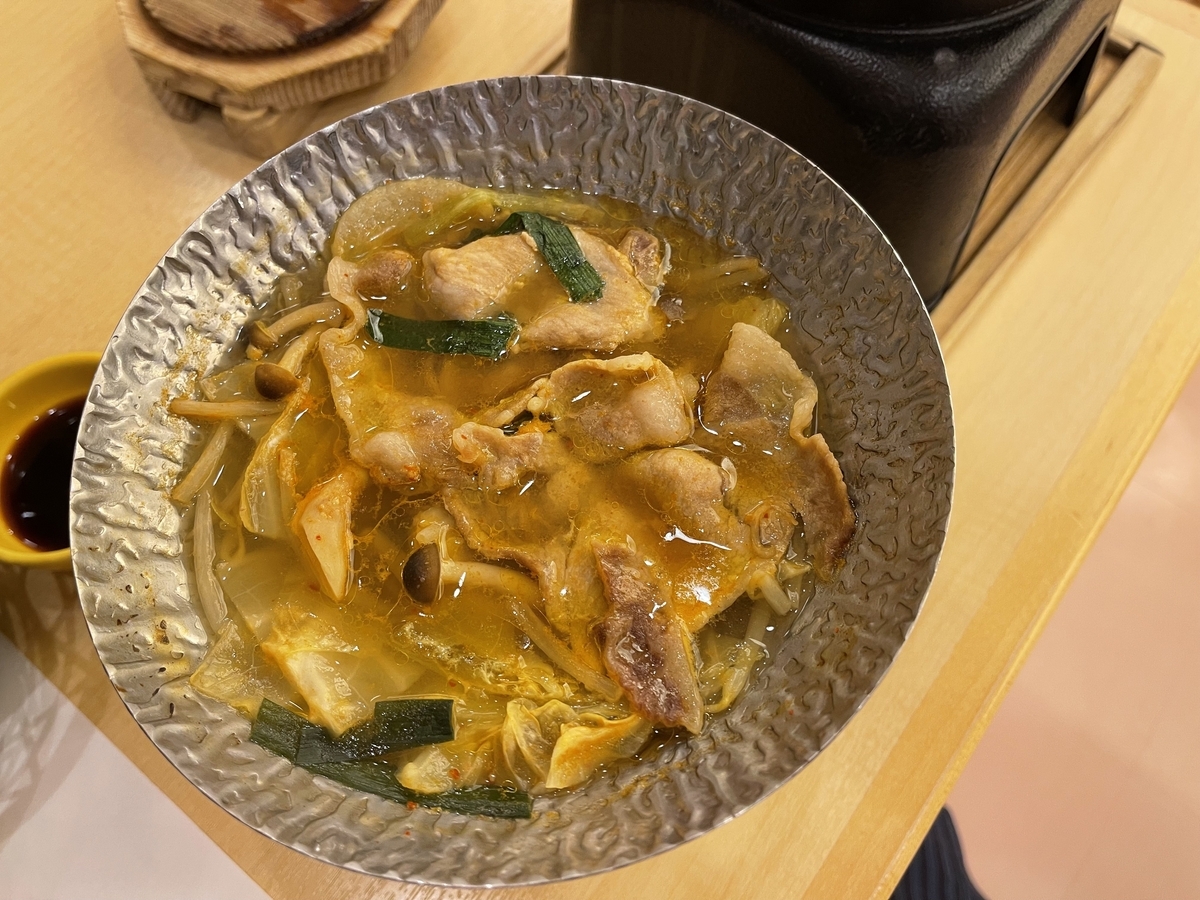 鍋に入ったお肉です。