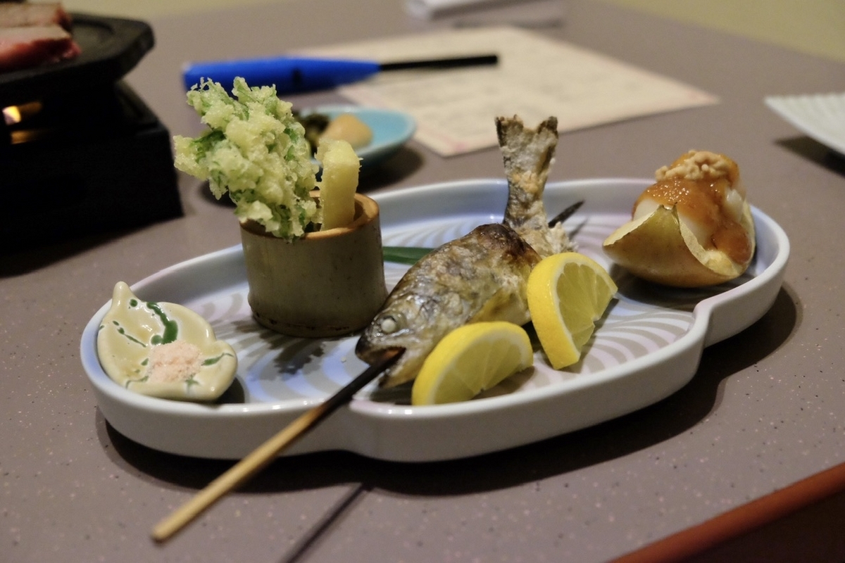 黒川温泉 やまびこ旅館 夕食 ヤマメの塩焼き