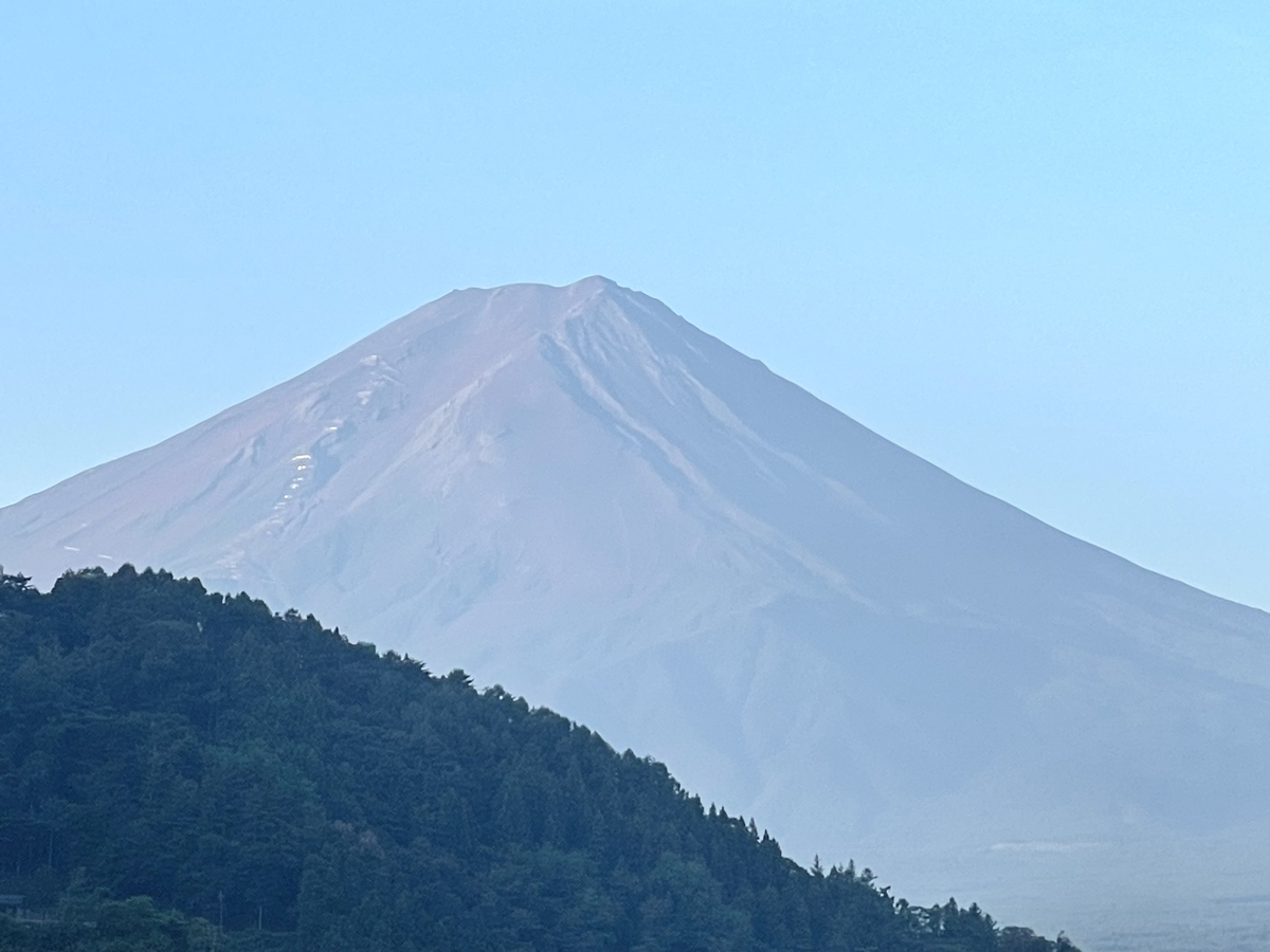 河口湖から見える富士山 夏