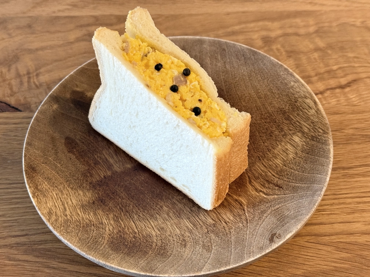 たまごサンド・生コショウトースト