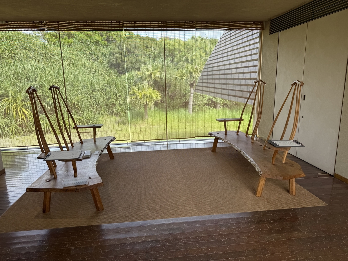 田中一村美術館のベンチ
