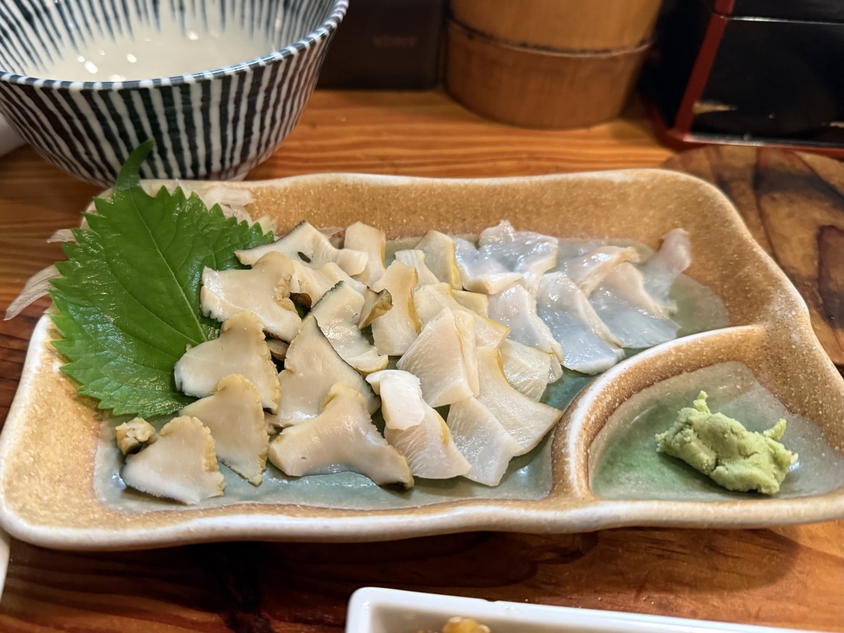 鳥しんの夜光貝の刺身