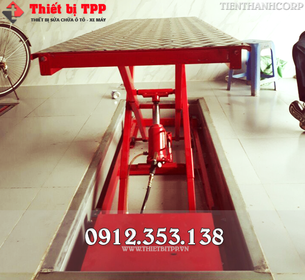 bàn nâng xe máy chuyên dụng nâng đỡ xe máy bang nang xe may, ban nang sua chua xe may, ban nàn xe may bnag dien, ban nang xe may gia re
