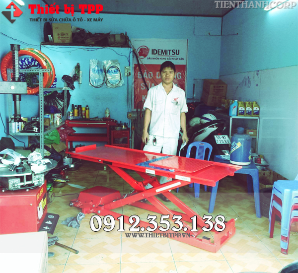 bàn nâng xe máy chuyên dụng cho sửa chữa chuyên nghiệp bang nang xe may, ban nang sua chua xe may, ban nàn xe may bnag dien, ban nang xe may gia re