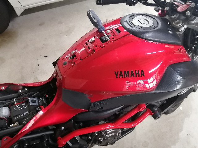 MT-07 プラグとエアクリ交換 備忘録 - バイクと会話したりしなかったり