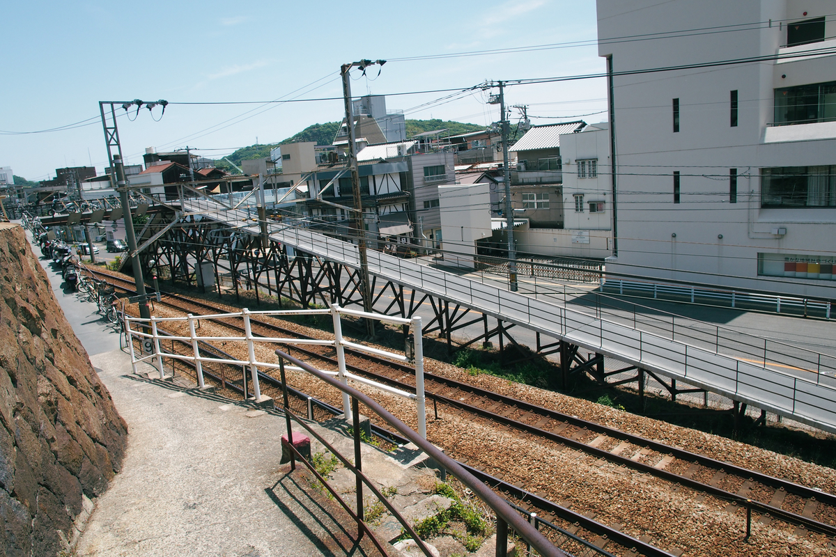 スロープを真横から。 10度くらいの角度で、延々と続く。