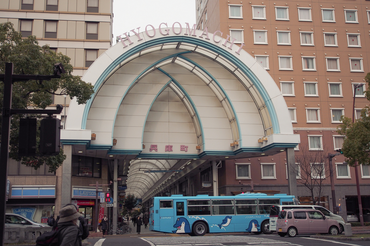 何層にも重なった分厚いアーチ