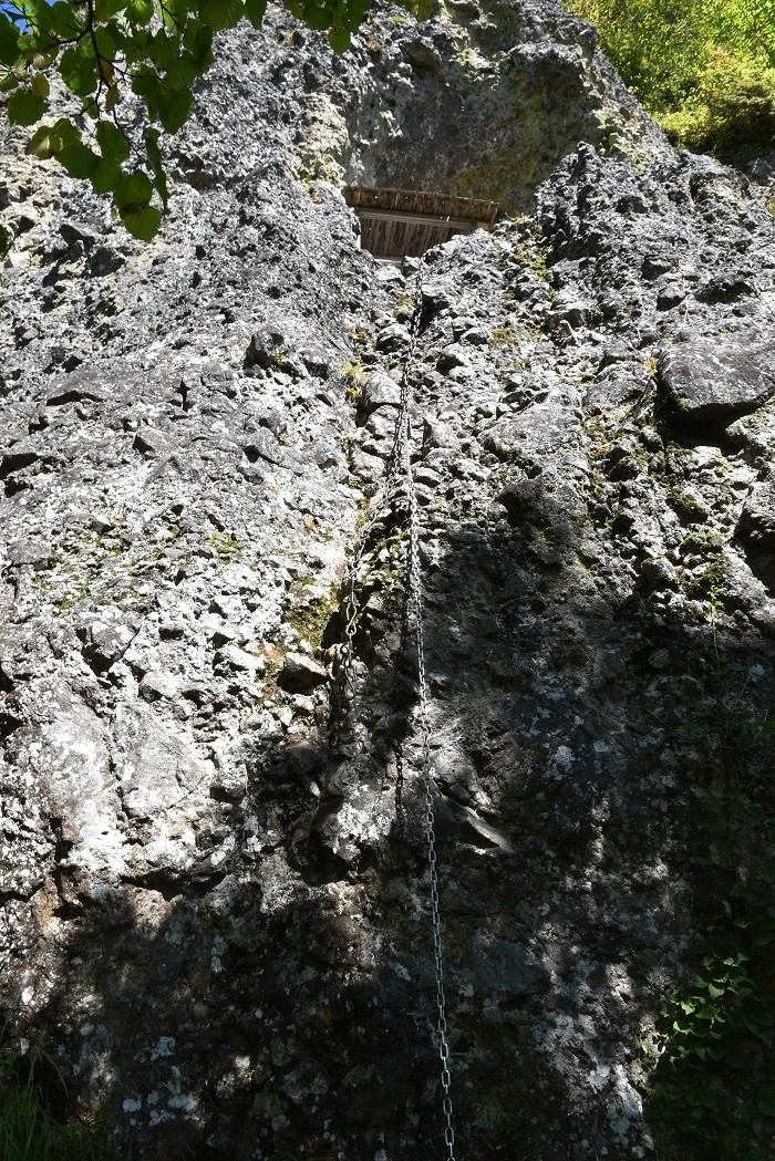 長野県 戸隠山 で鎖場と蟻の塔渡りを楽しむ ３peaks