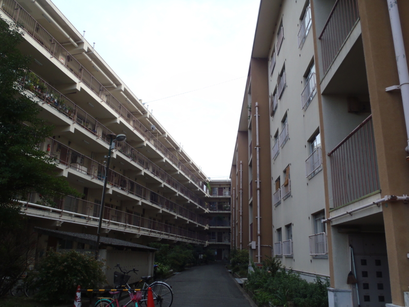 20111002155937