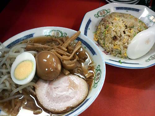 醤油ラーメン＋半チャーハン、東京・大井町「朋友」のAセット770円