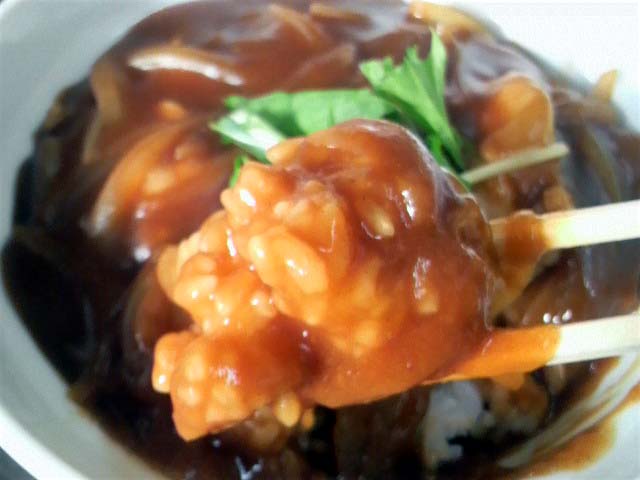 それでも頬張るカレー丼