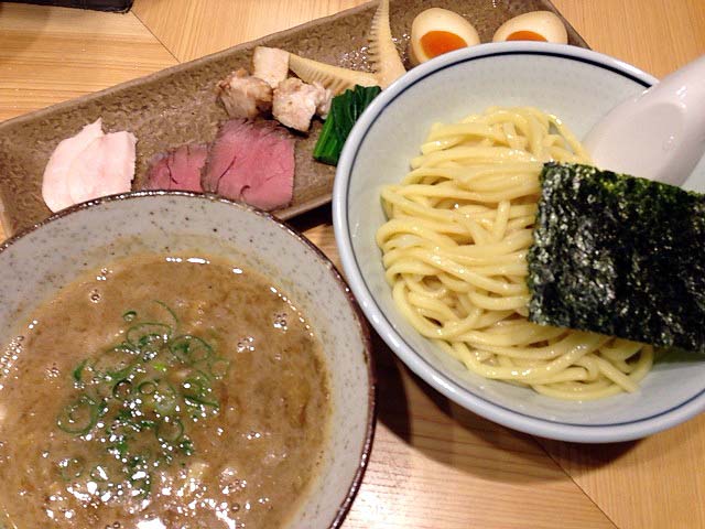 食べログラーメンランキング1位の人気店「銀座 篝」の特製つけSOBA