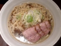 [銀座][東銀座][ラーメン]「自家製麺 伊藤 銀座店」の肉そば大盛スープ＆ネギ増し