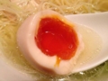 [日暮里][ラーメン]鶏といえば味付玉子も鶏ですが、こちらは黄身部分がトロットロ