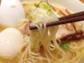 [千駄木][谷中][日暮里][ラーメン][餃子]程よいコシな三河屋製麺の中細ストレート麺との相性もバッチリ