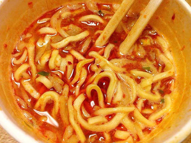 セブン＆アイ限定！日清食品「蒙古タンメン中本 北極ラーメン」