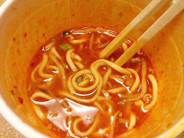 セブン＆アイ限定！日清食品「蒙古タンメン中本 北極ラーメン」