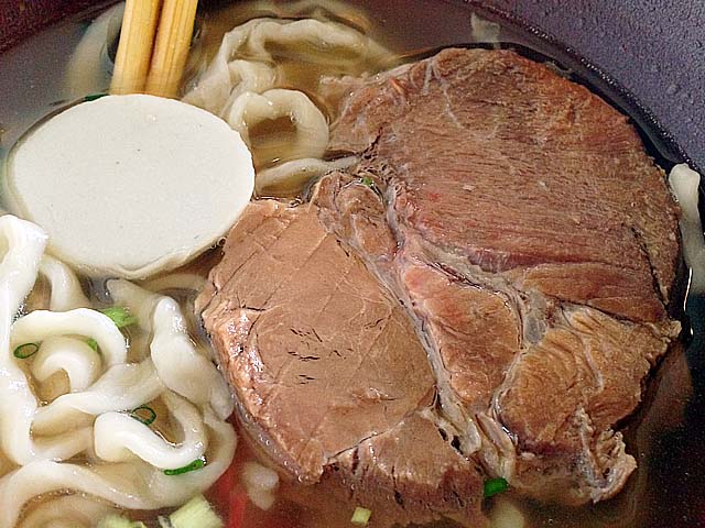 分厚い豚ロース肉のチャーシュー