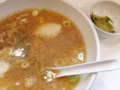 [新橋][ラーメン]ザーサイや酢、唐辛子なんかの卓上調味料をお好みでプラス