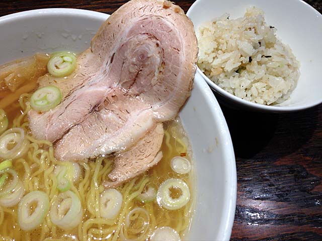 この日限定であった、大葉とバターの風味が効いた鯛飯もよかった