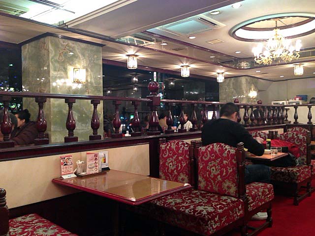 日暮里駅前の談話室「ニュートーキョー」