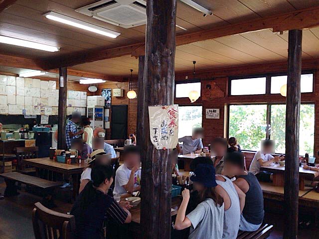 きしもと食堂 八重岳店の店内