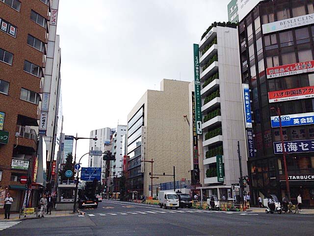 神田駅北口交差点