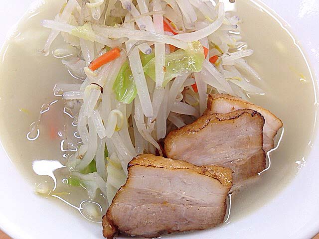 御徒町で人気の塩ラーメン専門店「富白」の鶏ぶた塩タンメン