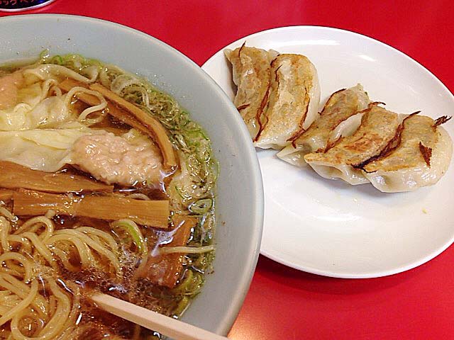 ワンタンと餃子で餡がだぶってしまった