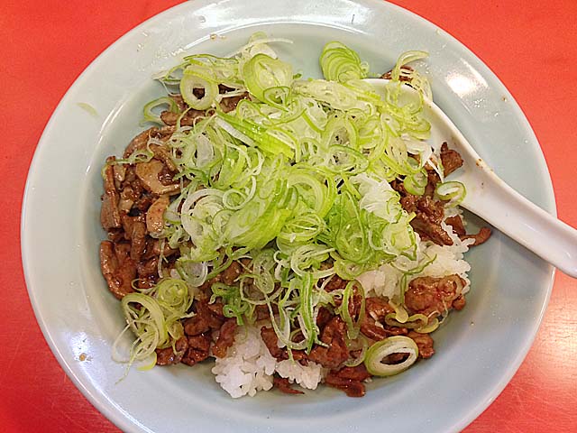 刻みネギ以外は純粋に鶏レバーのみって意味で純レバ丼