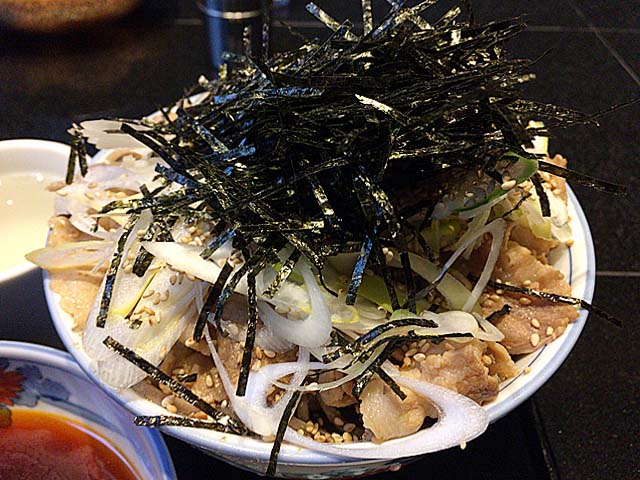 大手町「港屋2」の冷たい肉そば