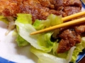 [沖縄][那覇][郷土料理][肉][おでん][居酒屋]敷き野菜のレタスで口直し