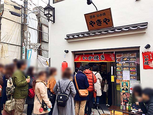 谷中銀座で行列の絶えない人気店「いか焼 やきや」