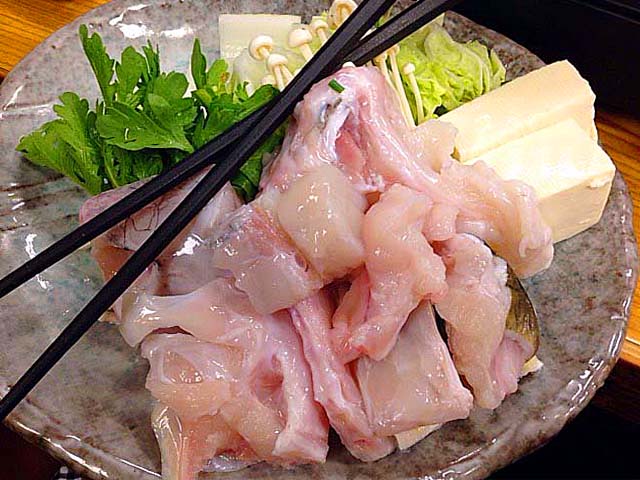 千駄木の老舗居酒屋「にしきや」のふぐちり鍋（1人前）