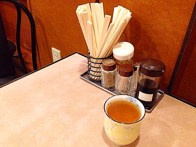 寒い時期だと温かいお茶＠御徒町「中華 大興」