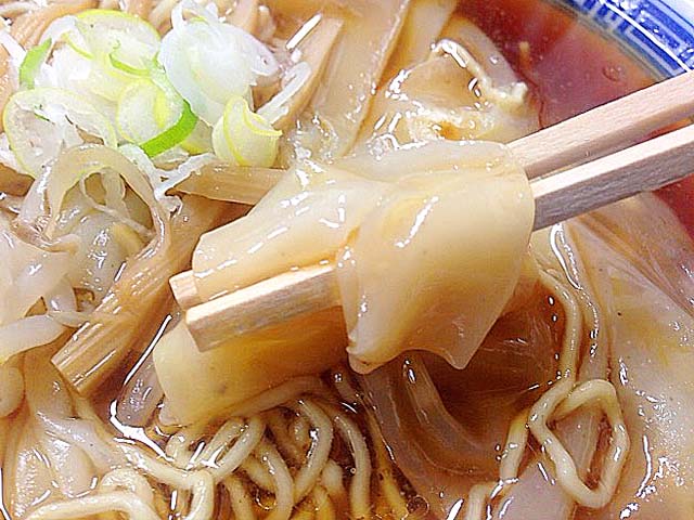 雲呑＝雲を呑むと実感できる笹塚「中華蕎麦 福寿」のワンタンメン